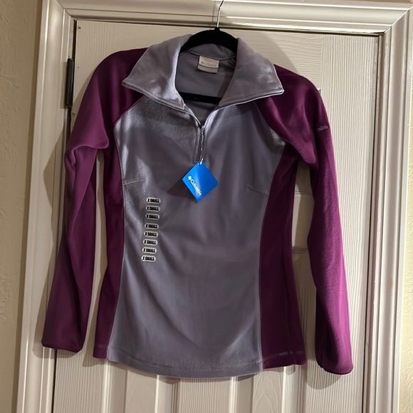 ⭐️NWT Women’s Colombia sweater. - Picture 4 of 6